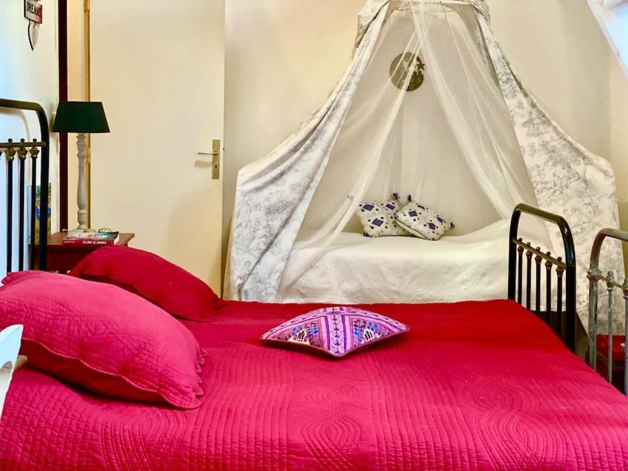 Charming Romantic Tower In Chateau Estate Ocquerre Екстериор снимка